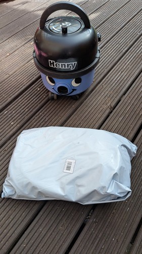 Henry hoover full - henry, working