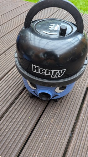 Henry hoover full - henry, working