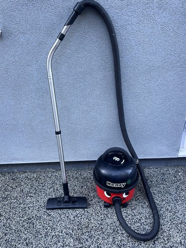 Powerful 1200w henry hoover - 1200w,
